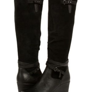 Ugg's Lesley Wedge Boots Sz 8
